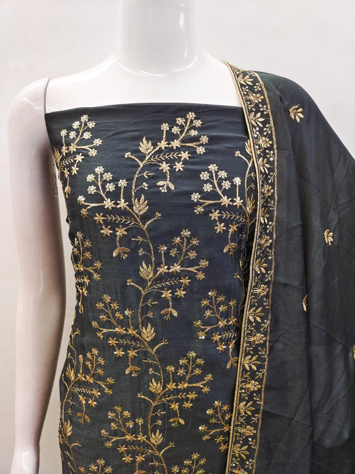 Ds Designer Suit Vichitra Silk Dress Material Wholesale Market in Surat With Price

